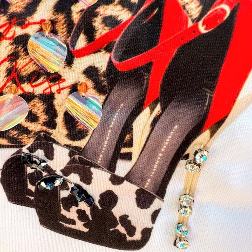 Davida Glitz & Glamour Beads Rhinestones Y2K Graphic Scoop Neck Tee Shirt - Picture 6 of 9